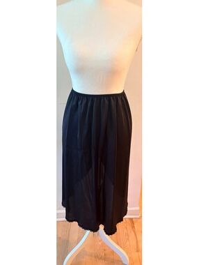 Vintage Warners Perfect Measure Black Half Slip Medium